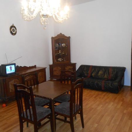 Room 404 Guest House Tbilisi Bagian luar foto
