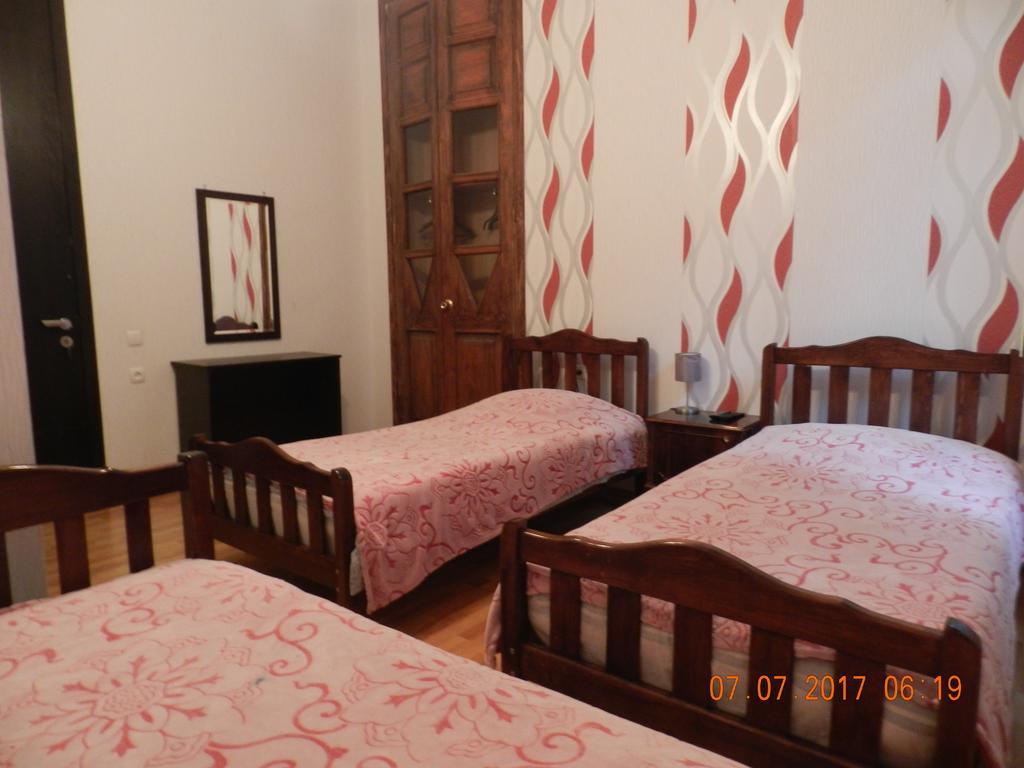 Room 404 Guest House Tbilisi Bagian luar foto