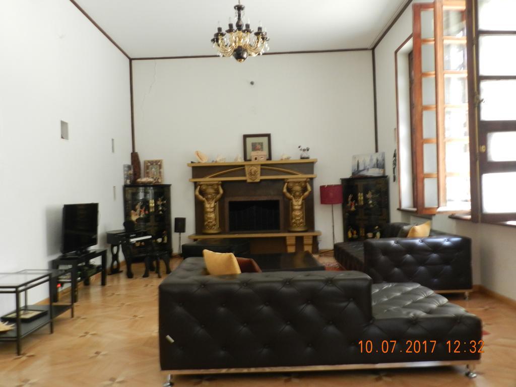 Room 404 Guest House Tbilisi Bagian luar foto