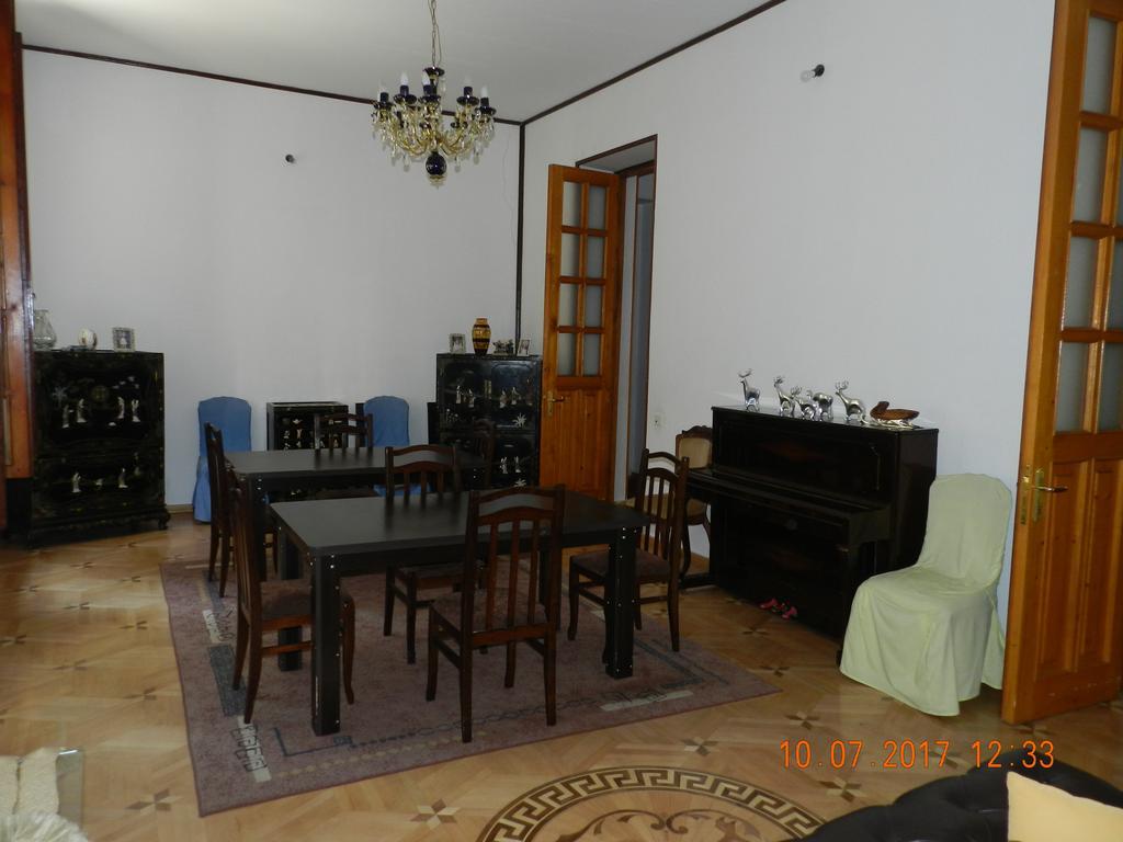 Room 404 Guest House Tbilisi Bagian luar foto