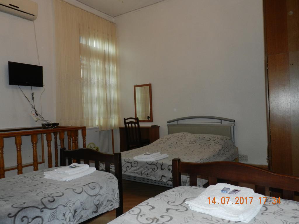 Room 404 Guest House Tbilisi Bagian luar foto