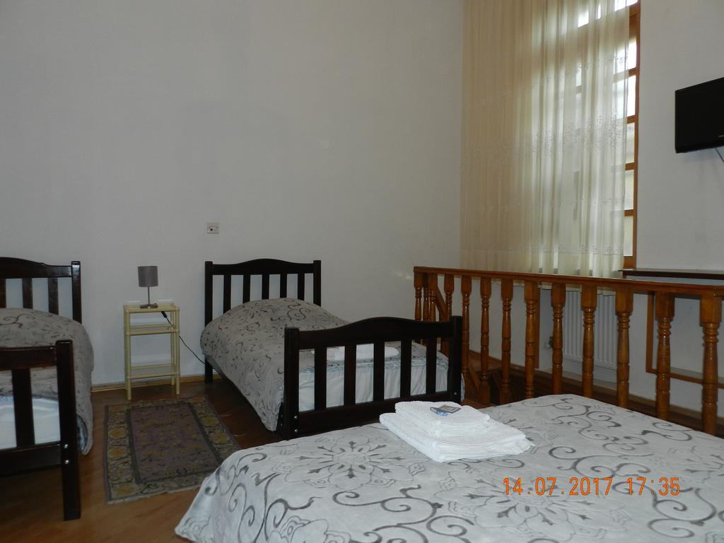 Room 404 Guest House Tbilisi Bagian luar foto